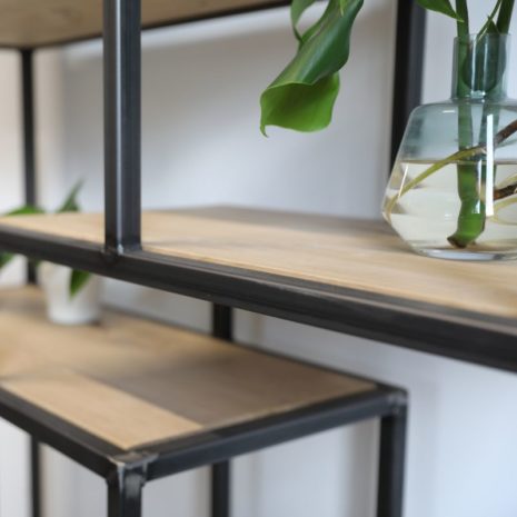 detail vakkenkast eikenhout en staal 2 - 140x200cm - transparant gespoten staal