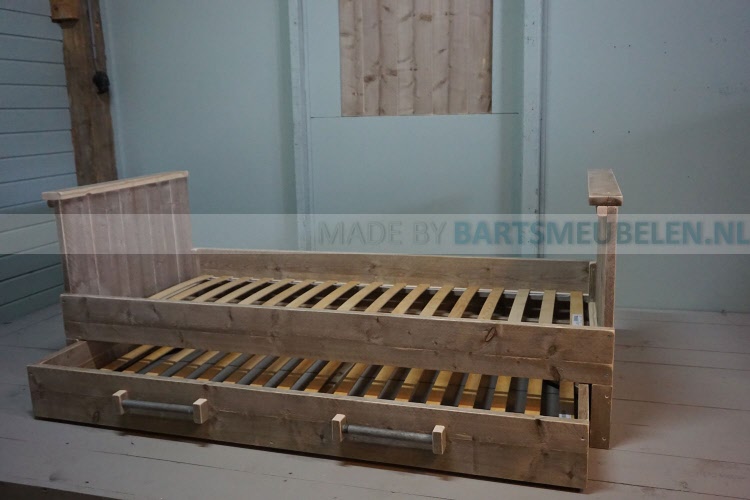 steigerhouten bed Sem 1.2