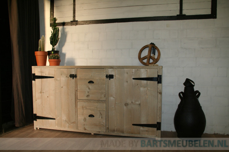 steigerhouten dressoir Thomas 1.1