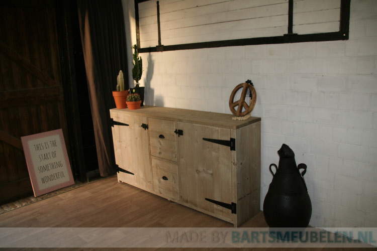steigerhouten dressoir Thomas 1.2