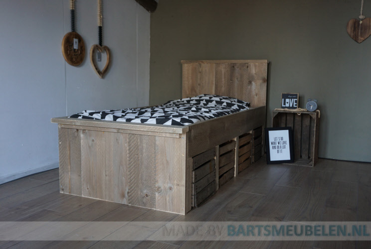 steigerhouten eenpersoonsbed Kim 1.1