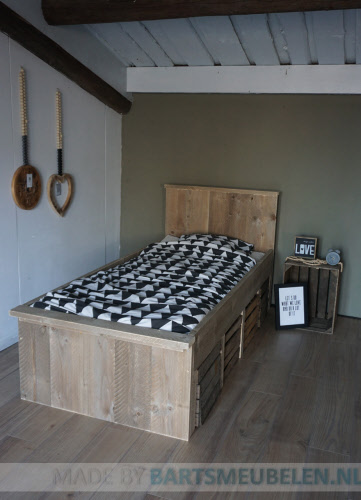 steigerhouten eenpersoonsbed Kim 1.2