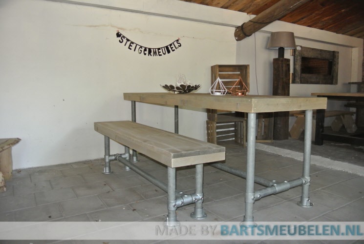 steigerhouten tafel Sam 1.1