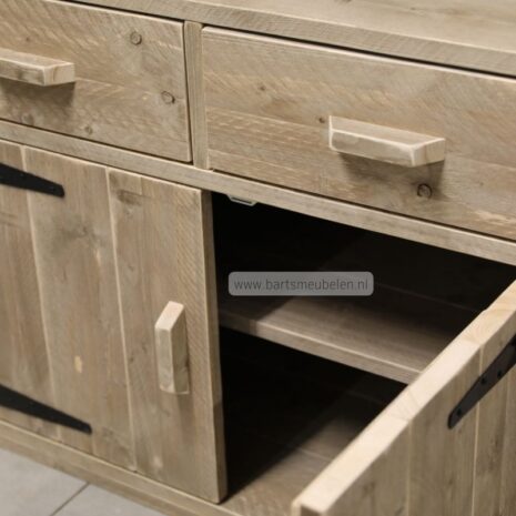 foto binnenzijde steigerhouten buffetkast