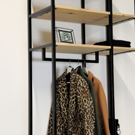 detail garderobestang | Garderobekast eikenhout en staal 1