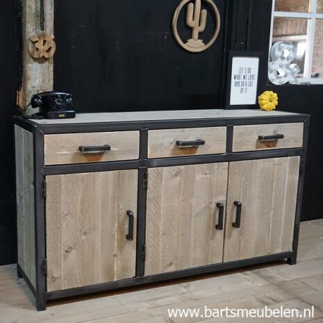 dressoir hout en staal 1.1 dressoir-steigerhout-en-staal-1.1
