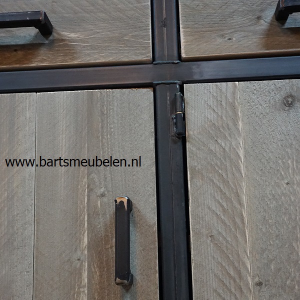 dressoir-steigerhout-en-staal-1.3
