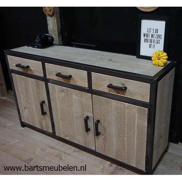 dressoir-steigerhout-en-staal-1.4