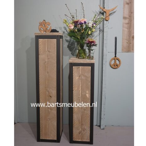 zuil van steigerhout met staal 2 zuil-van-steigerhout-en-staal-2