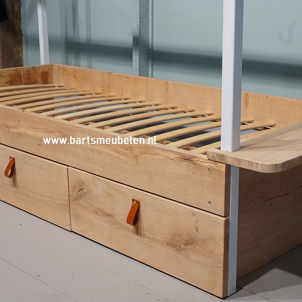 bedhuisje-staal-en-eikenhout-2