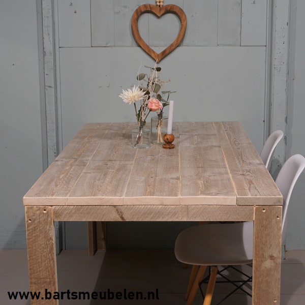 Steigerhouten tafel Patty 16