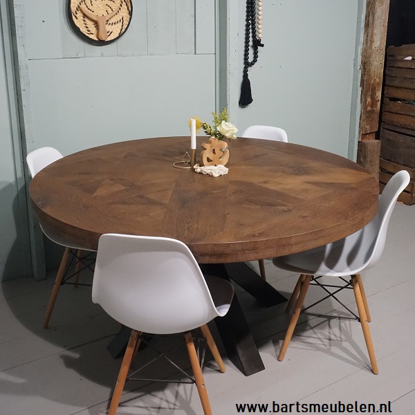 ronde-eikenhouten-tafel-kimberly.3
