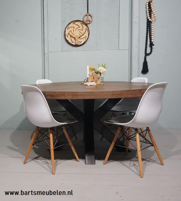 ronde-eikenhouten-tafel-kimberly.5