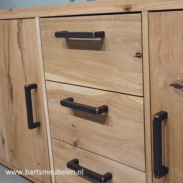 dressoir-rustiek-eikenhout-en-staal-roosendaal-4
