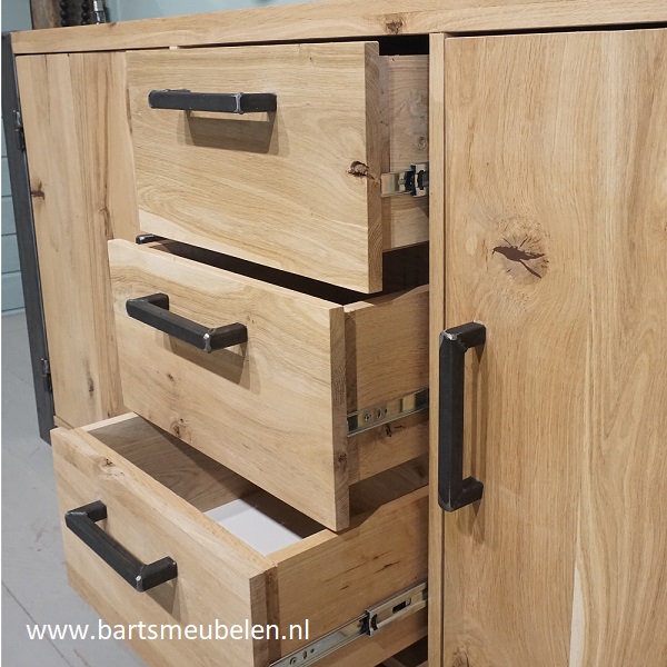 dressoir-rustiek-eikenhout-en-staal-roosendaal-6