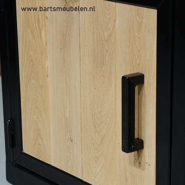 tv-meubel-eikenhout-en-staal-3.1