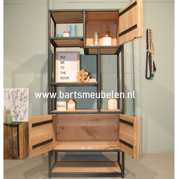 vakkenkast-eikenhout-en-staal-4.3
