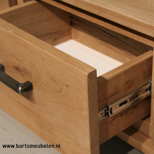 vintage-eikenhouten-tv-meubel-ivy.1