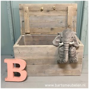 Houten speelgoedkist