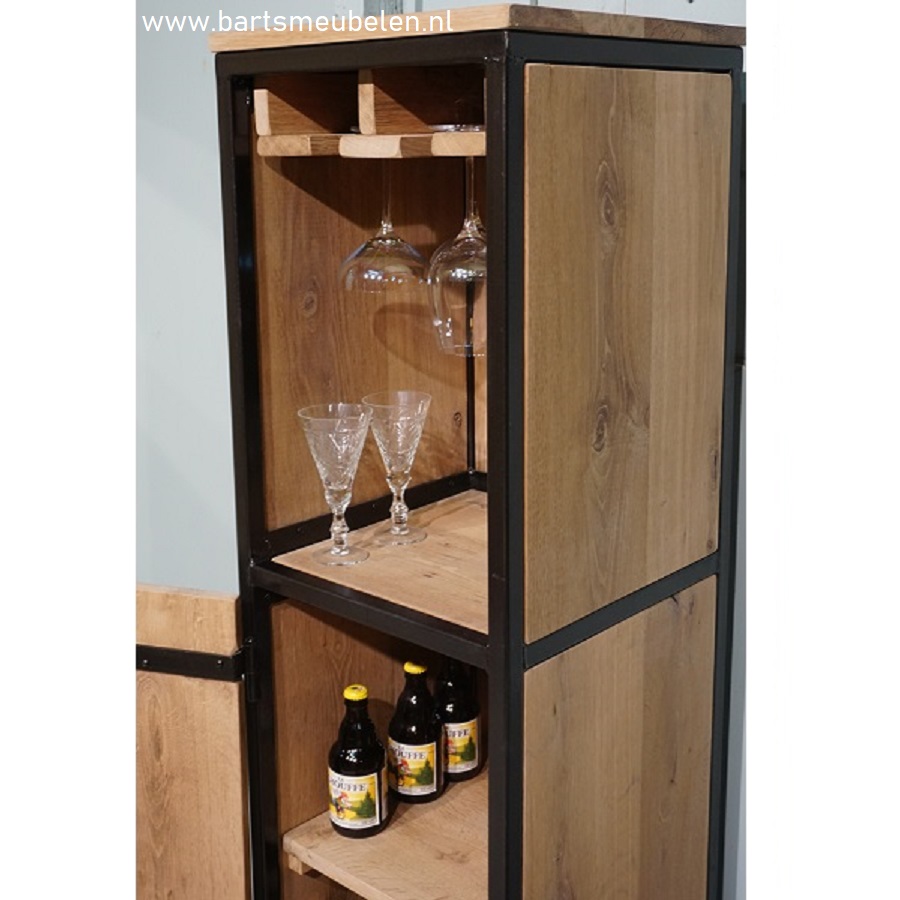 wijnkast-rustiek-eikenhout-en-staal.1.2