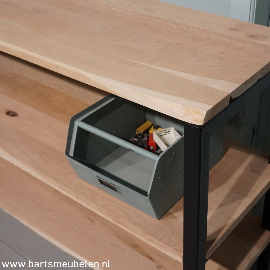 dressoir-kersenhout-en-staal-robert.3