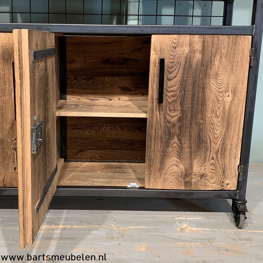 kast-gebrand-eikenhout-en-staal-julian-5