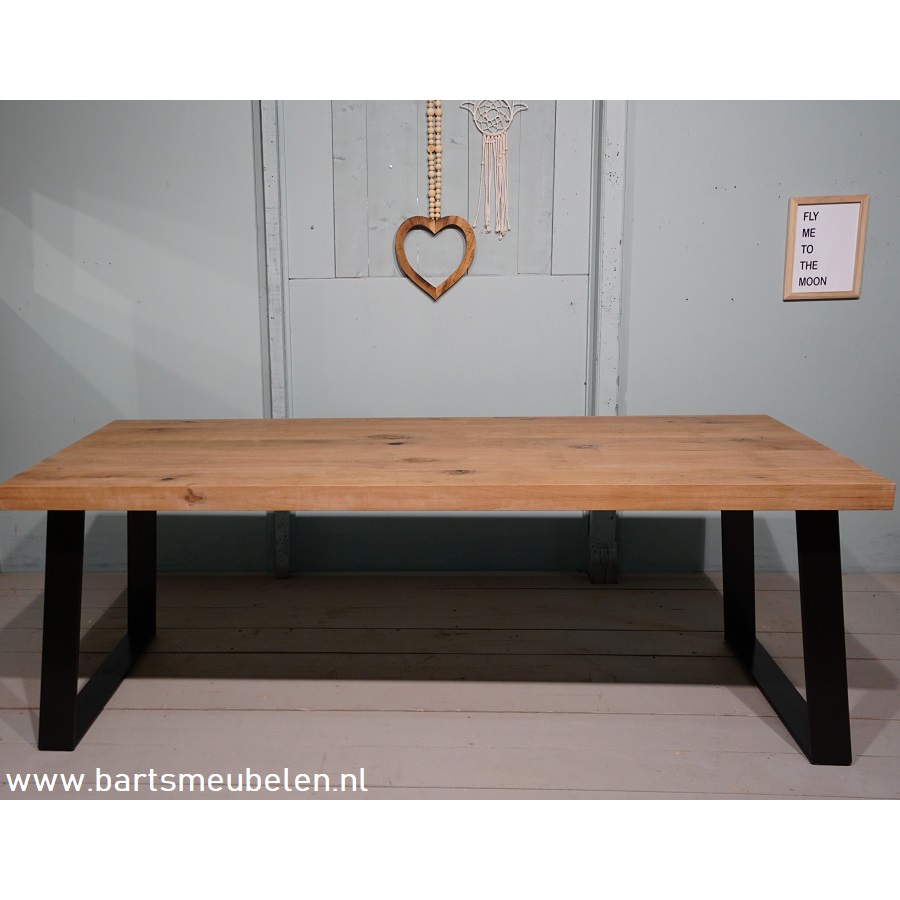 vintage-eikenhouten-eettafel-iris-met-stalen-onderstel.1