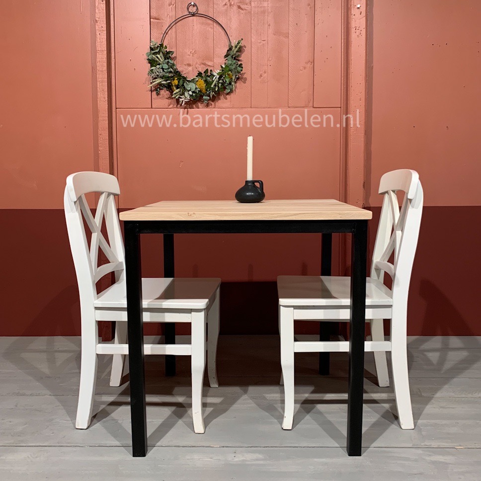 kleine-industriële-eettafel-didi