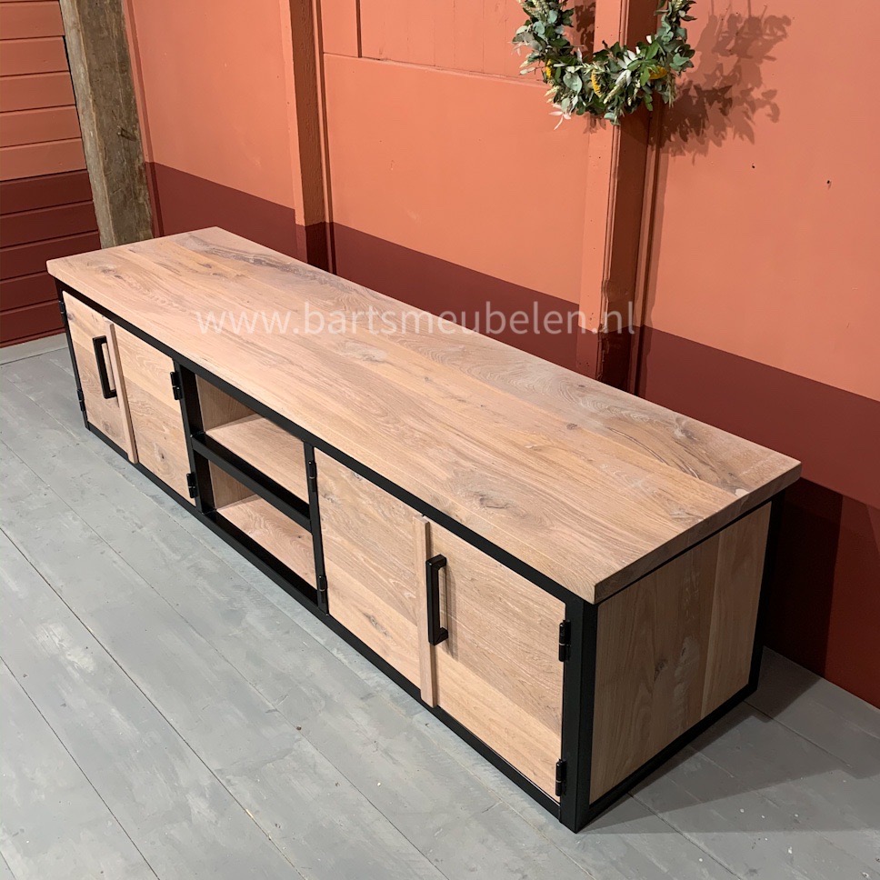 tv-meubel-eikenhout-en-staal-5