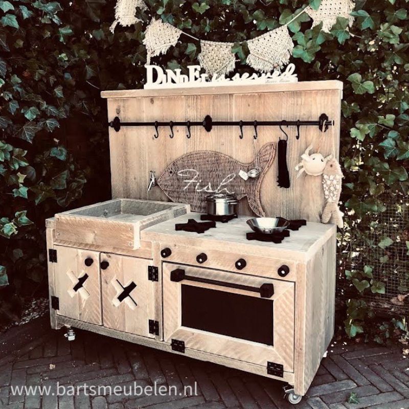 Steigerhouten buitenspeelkeuken 3 1 Steigerhouten buitenspeelkeuken 3