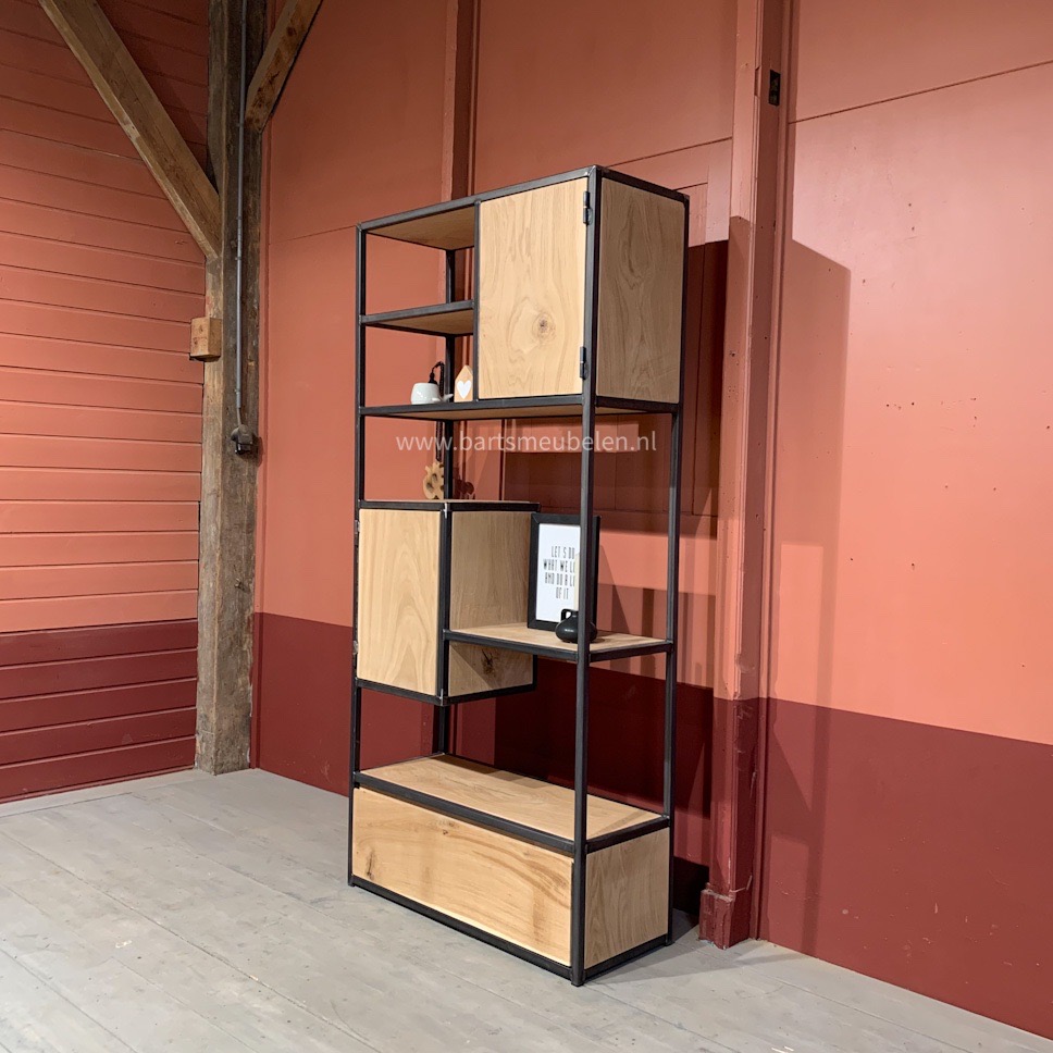 vakkenkast-eikenhout-en-staal-10.1