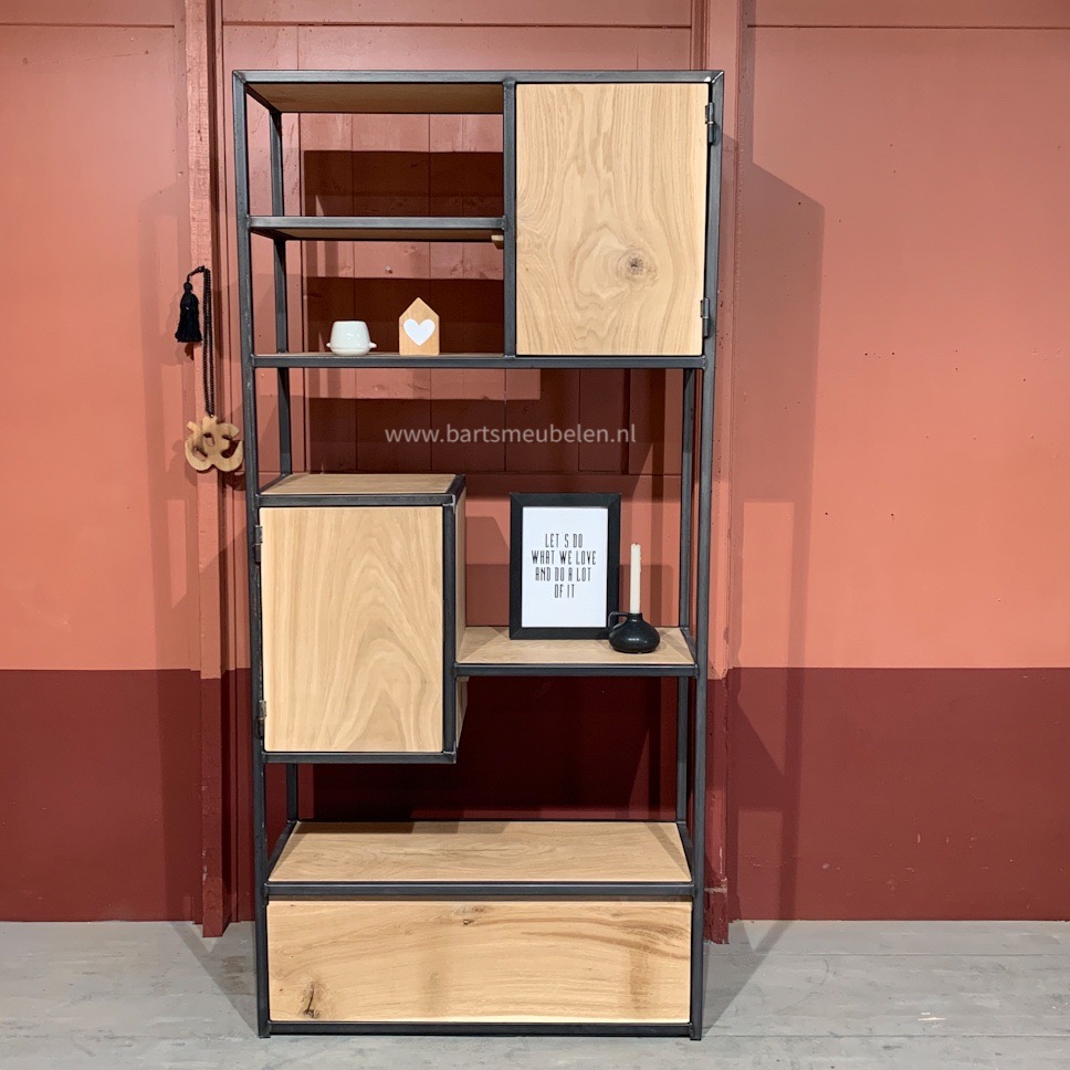 vakkenkast-eikenhout-en-staal-10.4