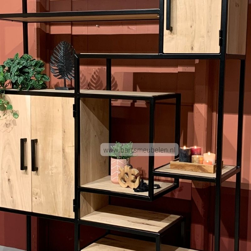 detail afbeelding vakkenkast eikenhout en staal 9