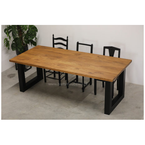 eettafel-gerookt-eiken-40-stalen-onderstel.1