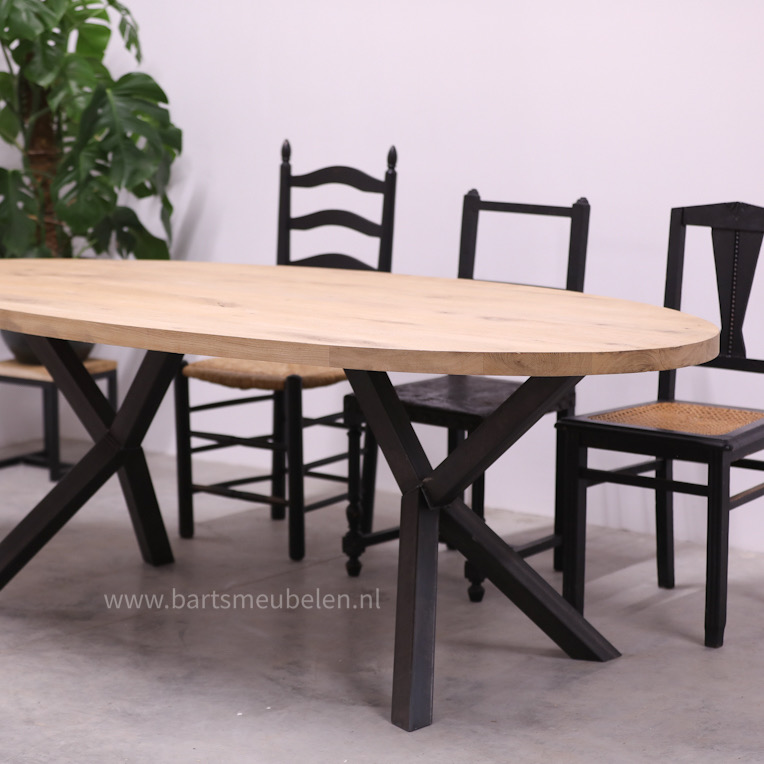 eiken-tafel-ovaal-caty.6