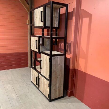 industriele-vakkenkast-steigerhout-en-staal-kruisland.3