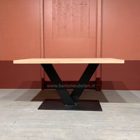 eiken eettafel40met stalen v poot.5 eiken-eettafel(40)met-stalen-v-poot.5