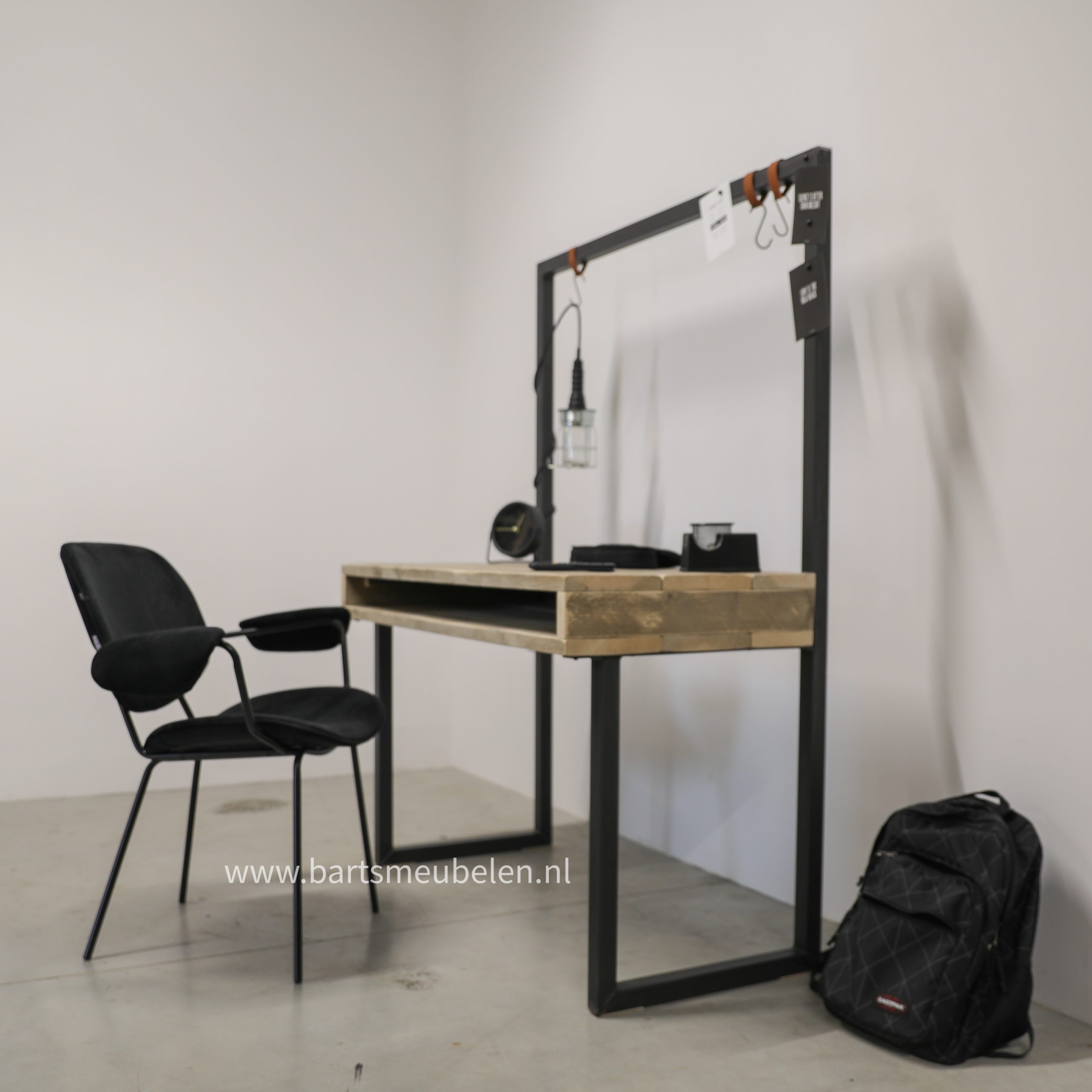 industrieel bureau lot.5 scaled industrieel-bureau-lot.5