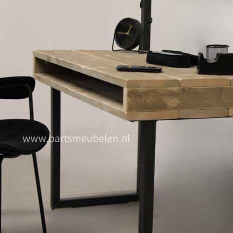 steigerhouten bureau lott- industrieel bureautje