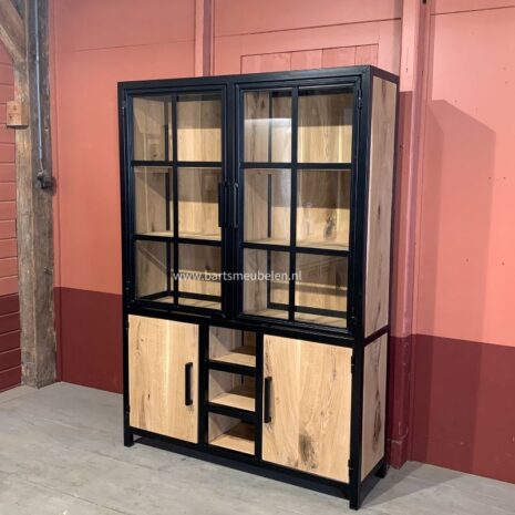 vitrinekast industrieel maya 800x800 1 vitrinekast-industrieel-maya-800x800