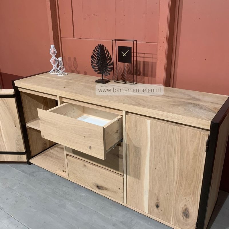 dressoir oudenbosch van eikenhout