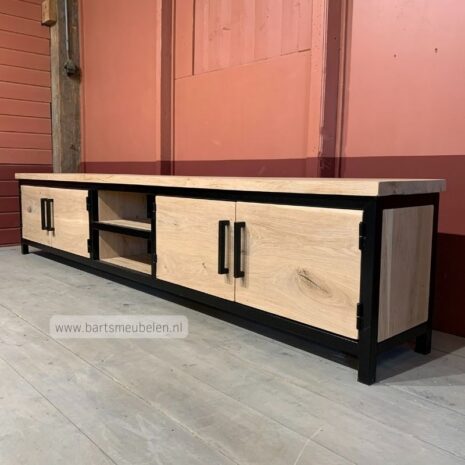 afbeelding tv meubel industrieel eden van eikenhout en staal