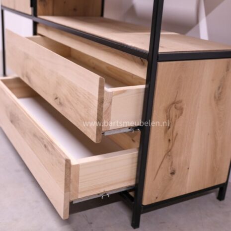 afbeelding vakkenkast eikenhout en staal
