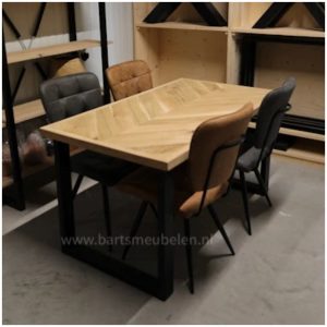 Hongaarse punt tafel (40)