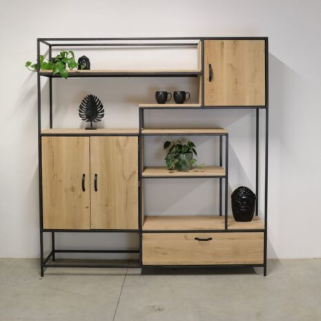 kast industrieel met vakken nr 15 van eikenhout en staal vooraanzicht kast industrieel met vakken nr 15 van eikenhout en staal - vooraanzicht