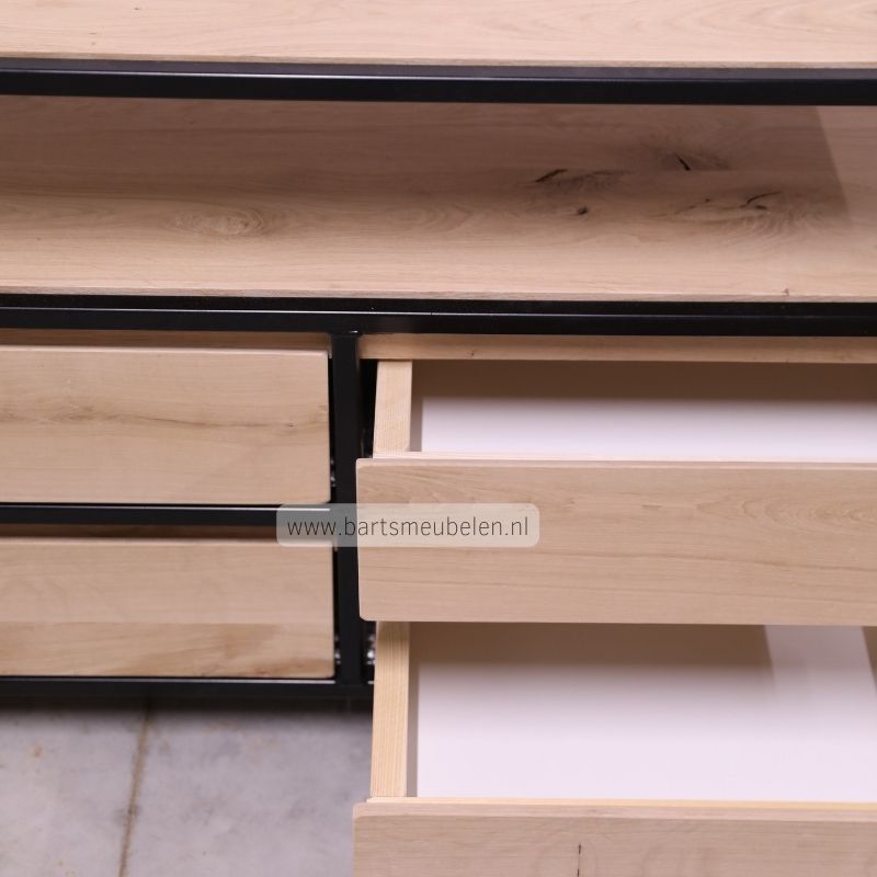 kastje-laag-met-lades.3