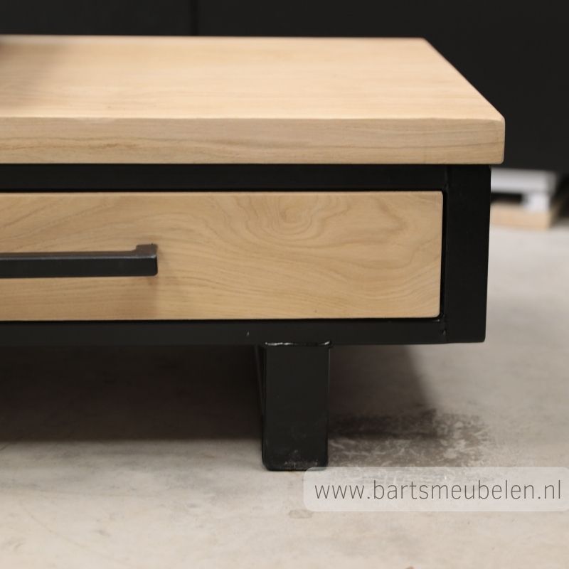 salontafel hoog/laag detail staal en eikenhout