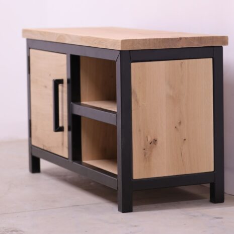 tv kast industrieel mavi met stalen frame en eikenhouten blad en stalen frame tv kast industrieel mavi met stalen frame en eikenhouten blad en stalen frame