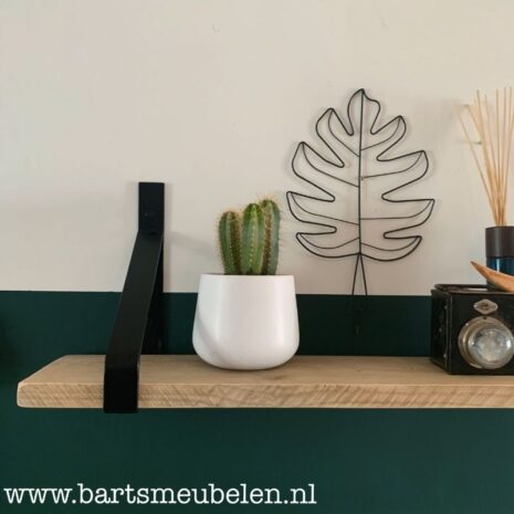 wandplank industrieel old look steigerhout met stalen beugels