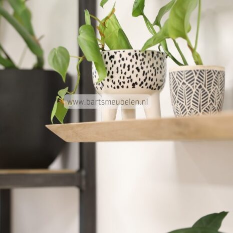 detail zwevende wandplank verjongd 25mm dik